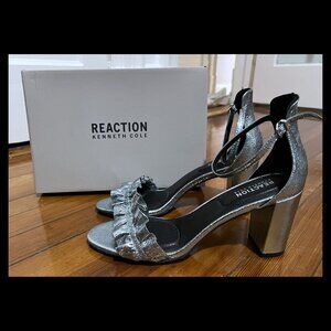 Kenneth Cole Reaction Light Blue Metallic Ruffle Toe Block Heels Size 10 NIB